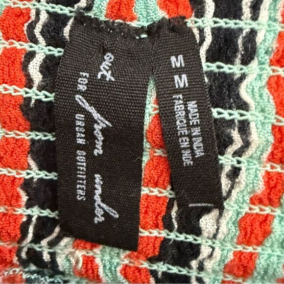 Urban Outfitters Striped Crop Top Size Medium Preowned Vibrant Front Tie - Picture 4 of 4